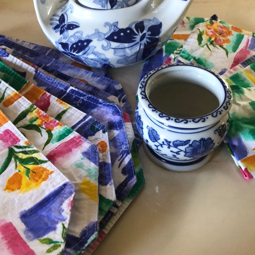 Table Place Set - Picture 1 of 6